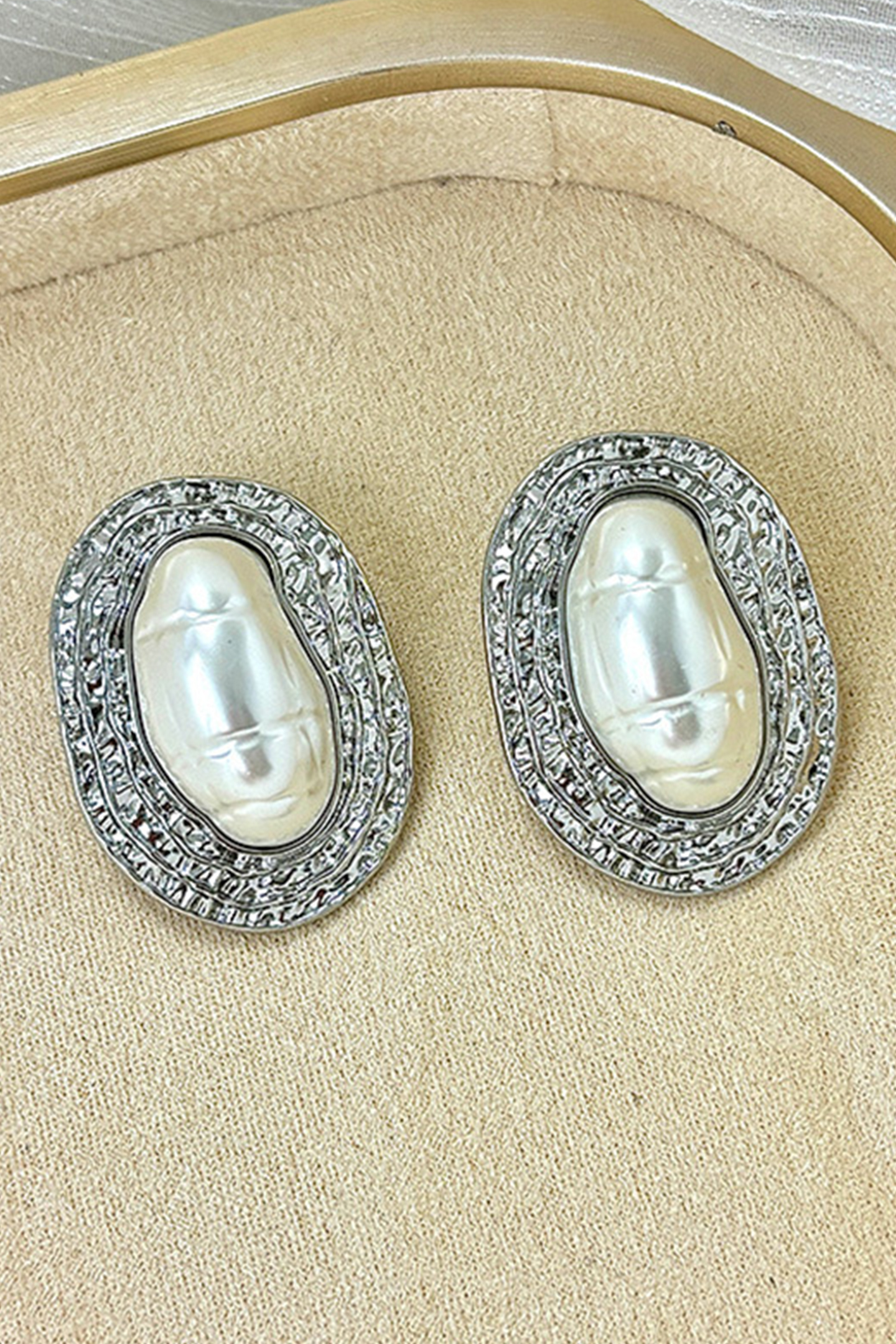 Textured Pearl Stud Earrings-purelyfable