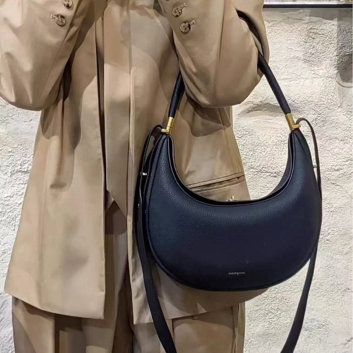 White Dumpling-Style Handbag