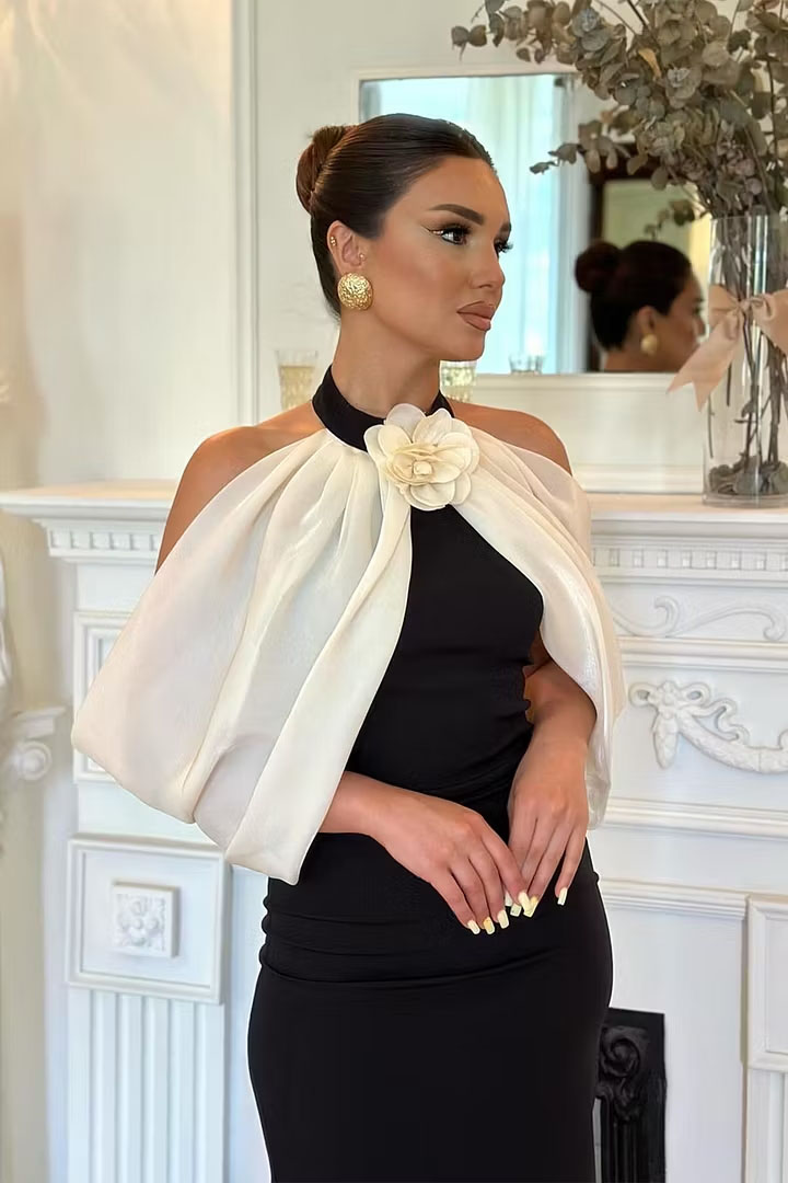 Bianca Black Open-Back Bodycon Dress