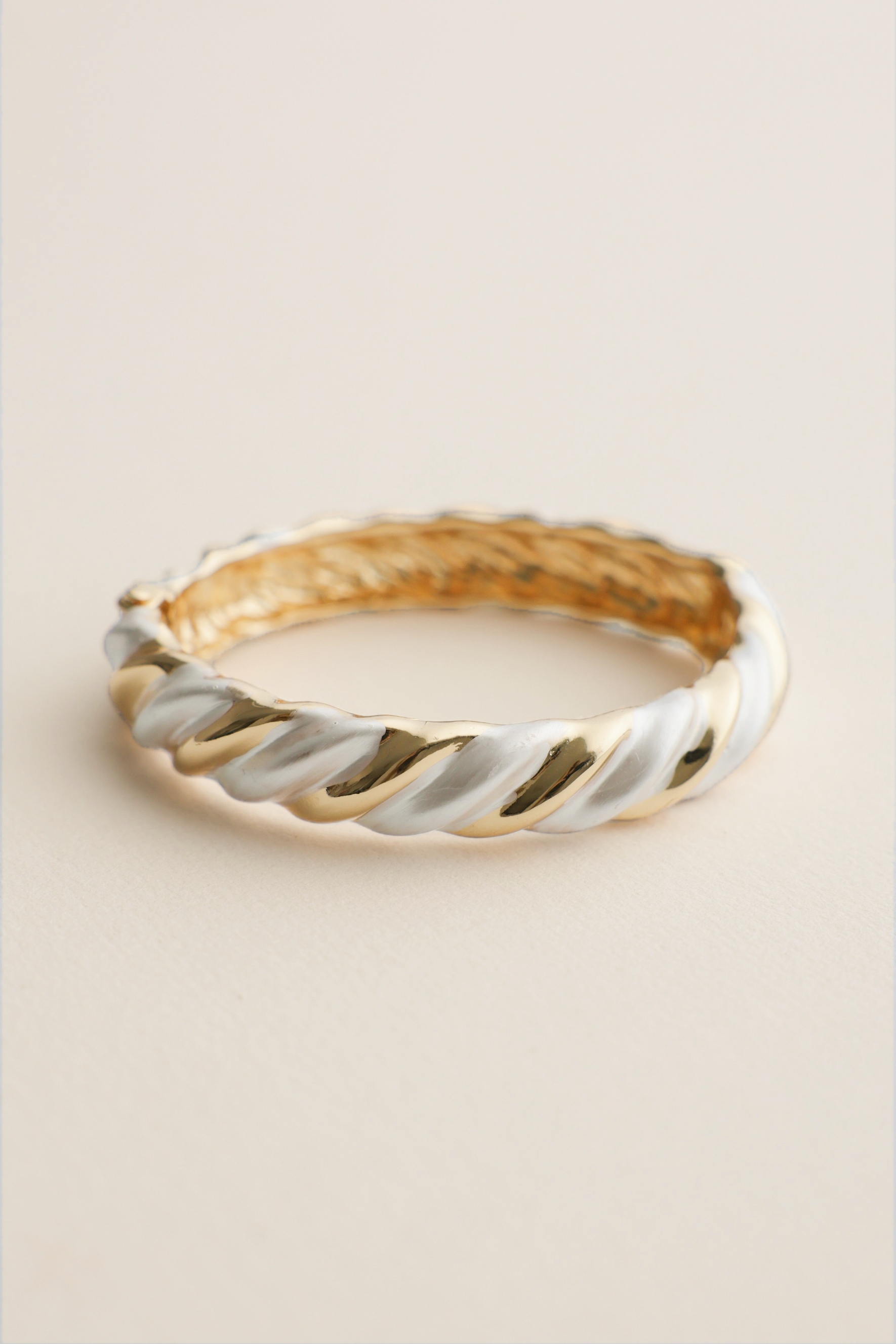 Twisted Mixed-metal Bracelet-purelyfable