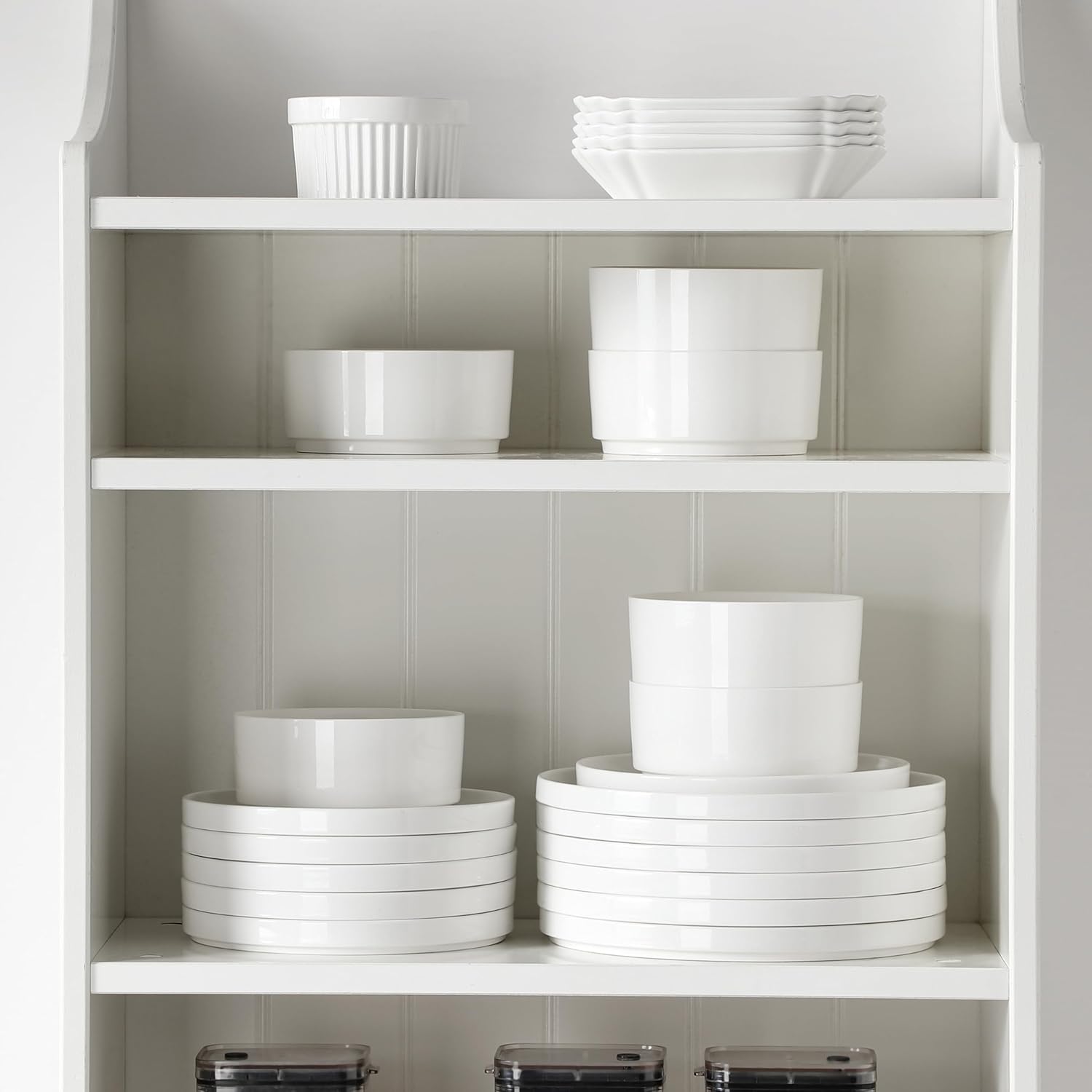 24 Piece Dinner Set White Porcelain Modern Service Set for 8 People, Premium Serving Plates and Bowls Chip and Scratch Resistant LEAH Series