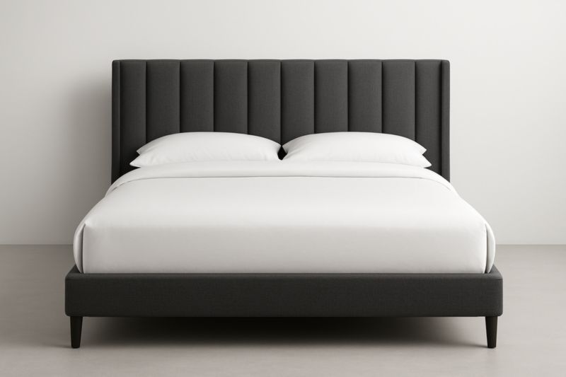 Letto Matrimoniale in Tessuto Misto Poliestere Grigio Scuro con Testiera a Pannelli