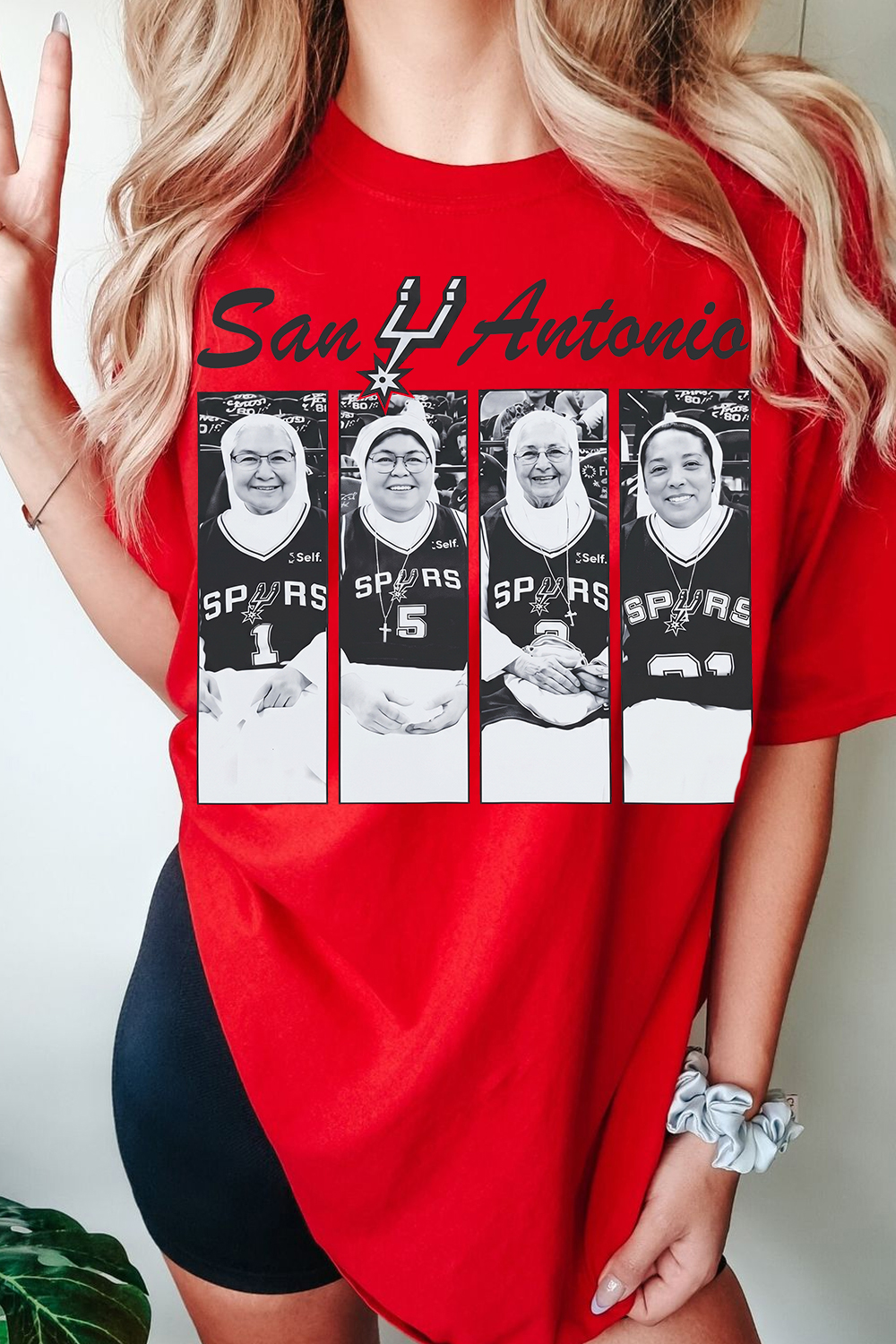 Las Monjas Del Spurs T-Shirt