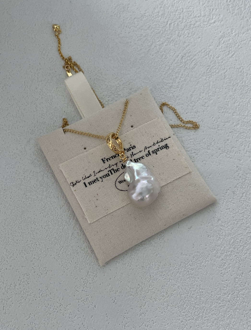 Baroque style golden universal clasp pearl necklace