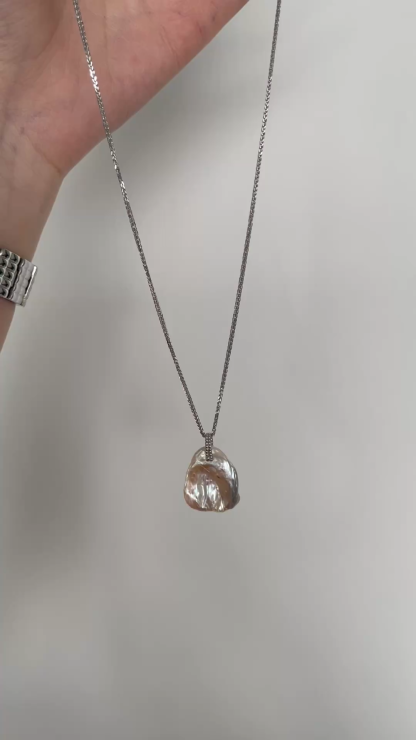 Whole-body sterling silver petal pearl necklace