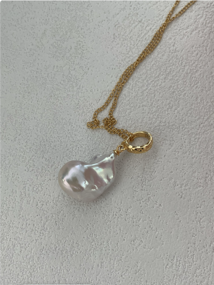 Baroque style golden universal clasp pearl necklace