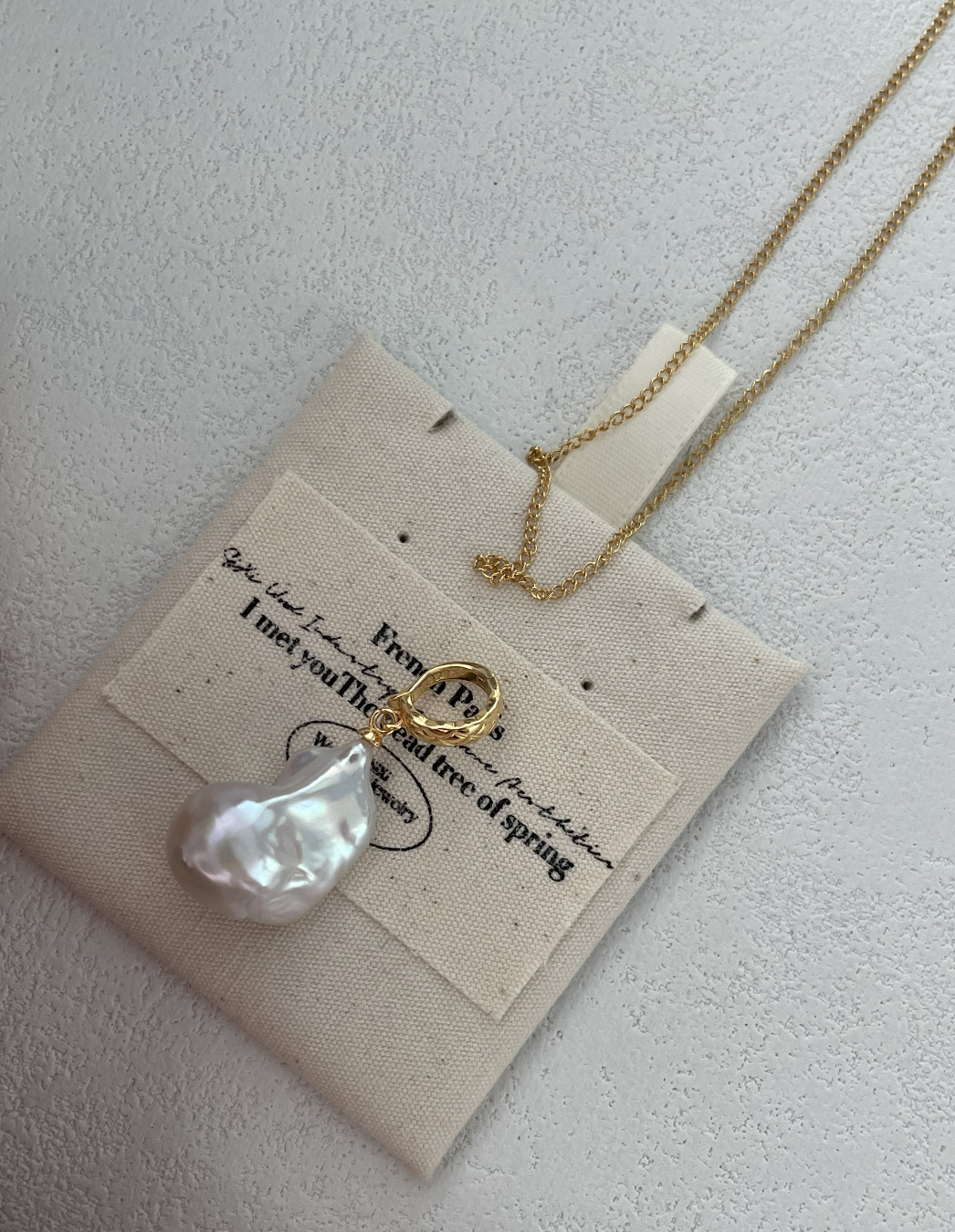 Baroque style golden universal clasp pearl necklace