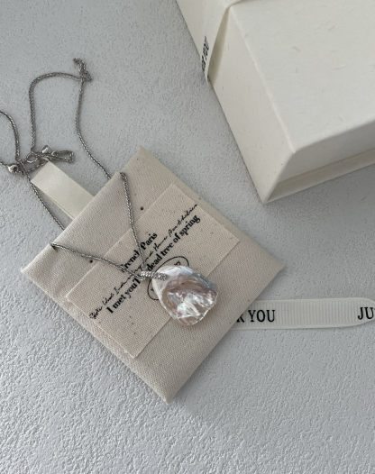 Whole-body sterling silver petal pearl necklace