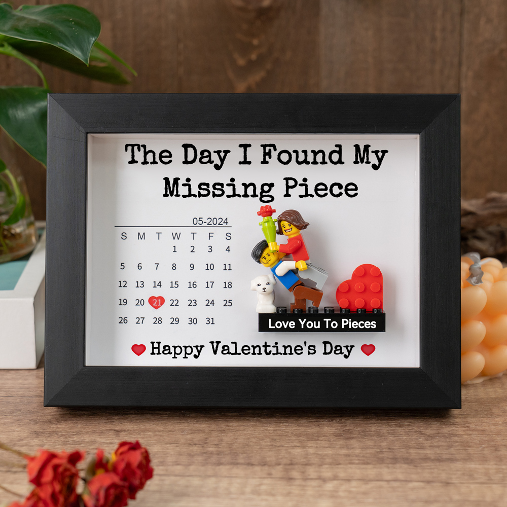 Custom Couple Figure Frame with Calendar Valentine's Day Gift Anniversary Gift Ideas