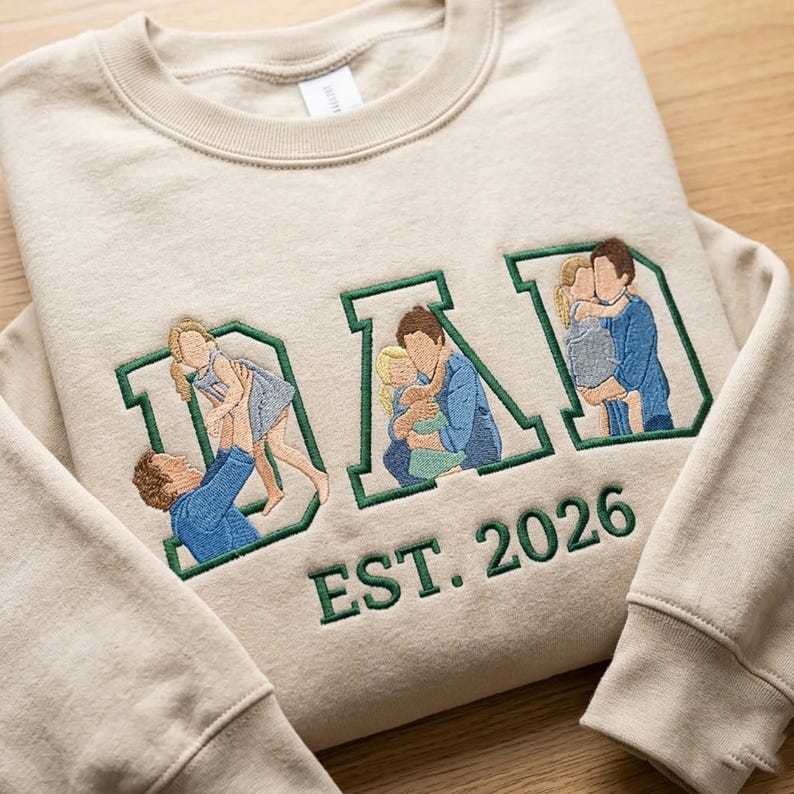 Custom Family Embroidered Sweatshirt – Personalized Mother’s Day Gift for Mom & Dad
