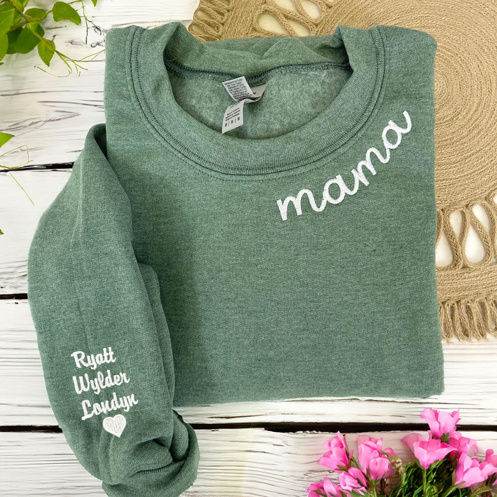 Custom Embroidered Mama Sweatshirt With Child Name - Mom Birthday Sweatshirt - Minimalist Momma Sweater - Mother's Day Gift