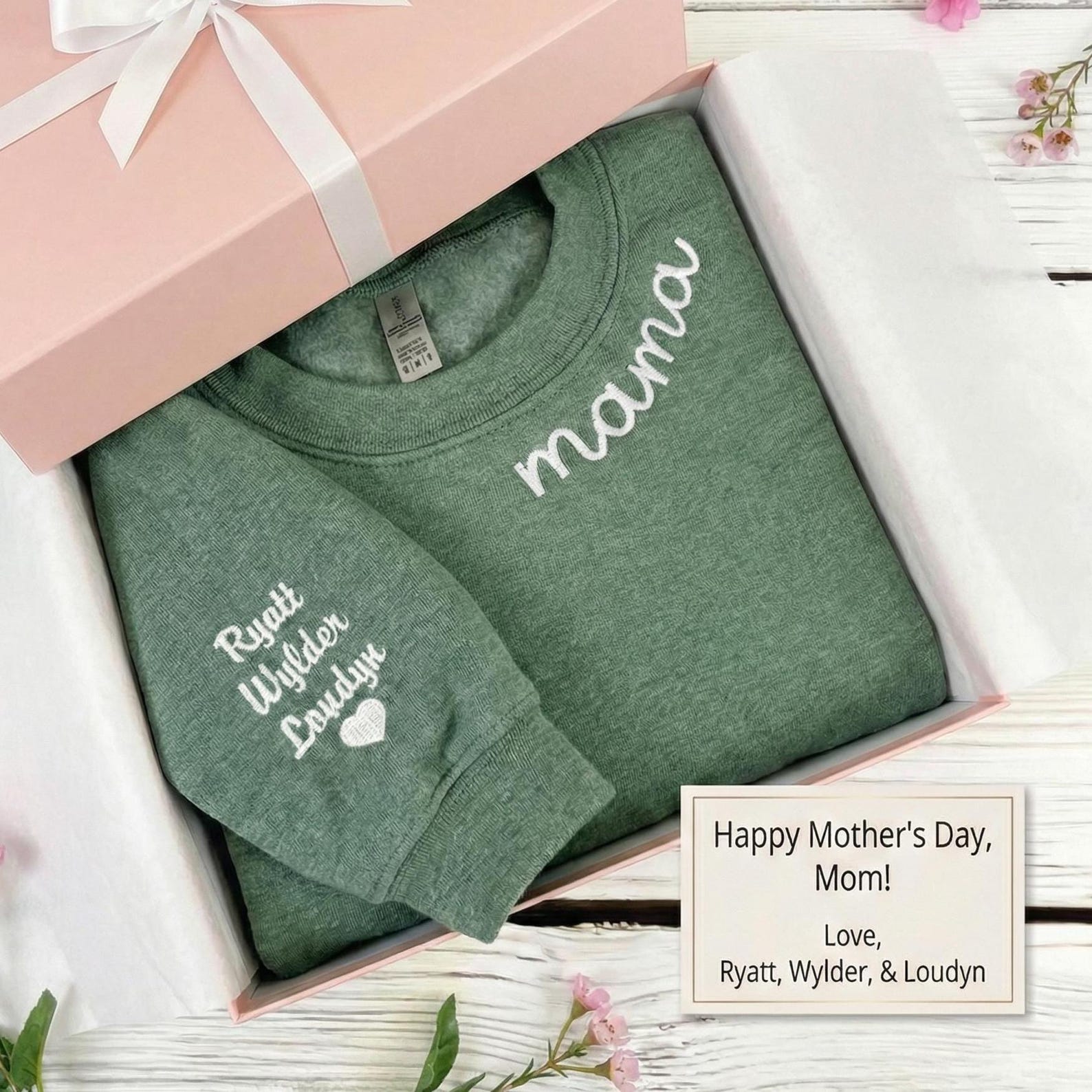 Custom Embroidered Mama Sweatshirt With Child Name - Mom Birthday Sweatshirt - Minimalist Momma Sweater - Mother's Day Gift