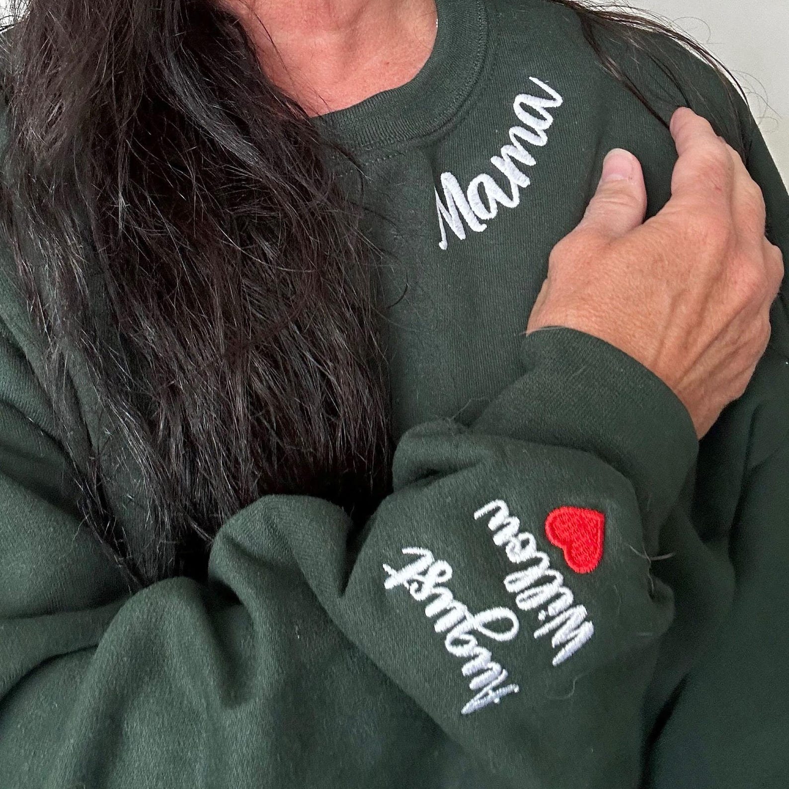 Custom Embroidered Mama Sweatshirt With Child Name - Mom Birthday Sweatshirt - Minimalist Momma Sweater - Mother's Day Gift