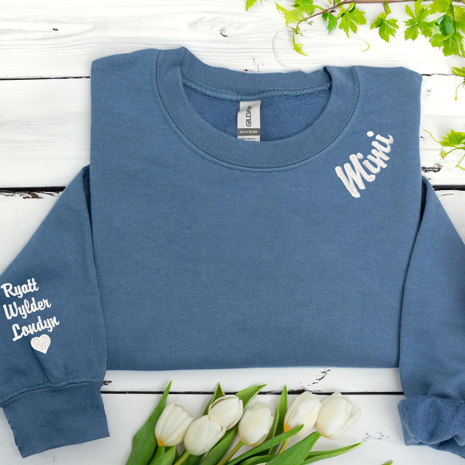 Custom Embroidered Mama Sweatshirt With Child Name - Mom Birthday Sweatshirt - Minimalist Momma Sweater - Mother's Day Gift