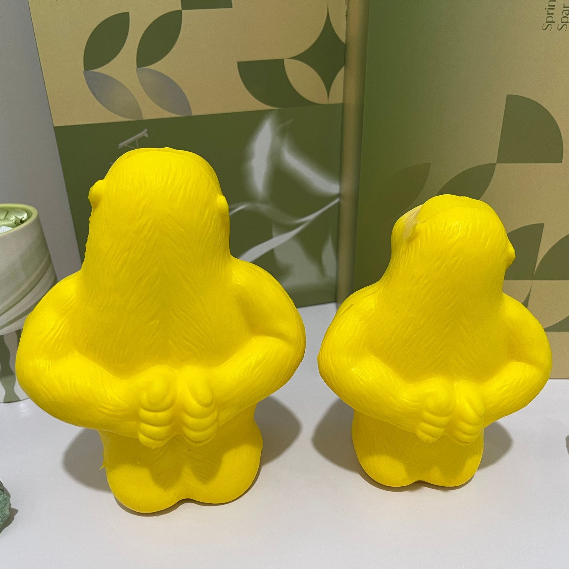 Gorillas that can decompress and release stress by doing so.