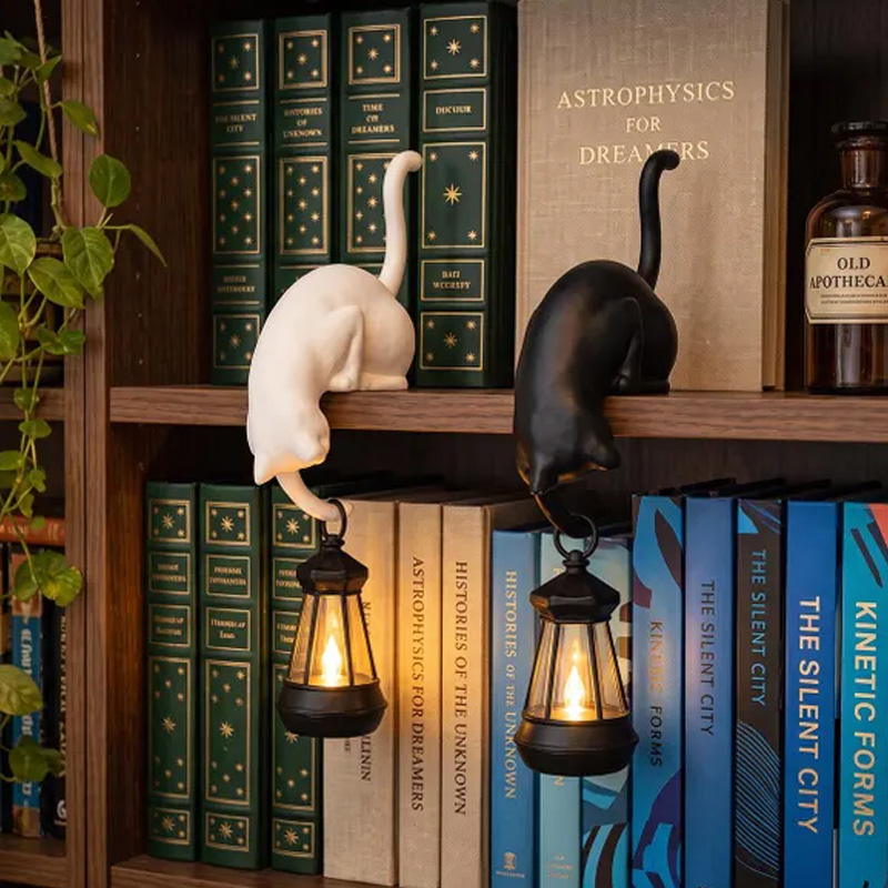 Cute Curved Tail Shelf Cat Ornament Decorative Wall Hanging Storage Hook With Vintage Lantern