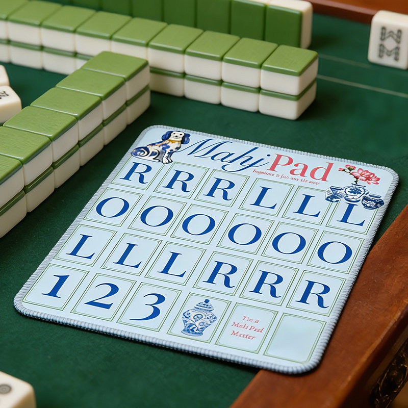 Personalized Oriental Style Mahjong Pad Elegant Blue Print Game Practice Pad for Mahjong Lovers