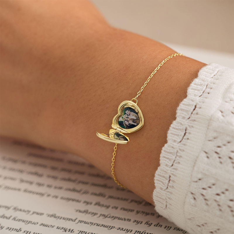 Personalized Birthstone Locket Bracelet with Family Photo Heart Locket Bracelet Photo Bracelet Custom Memorial Jewelry Birthday Gift for Mom Grandma