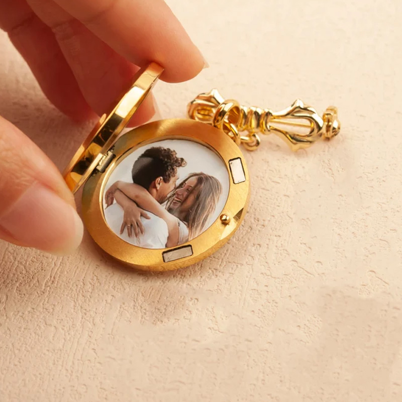 Personalized Bridal Gift Memory Keepsake Photo Pendant Decoration for Bride Something Blue Accessory Wedding Bouquet Charm Custom Photos