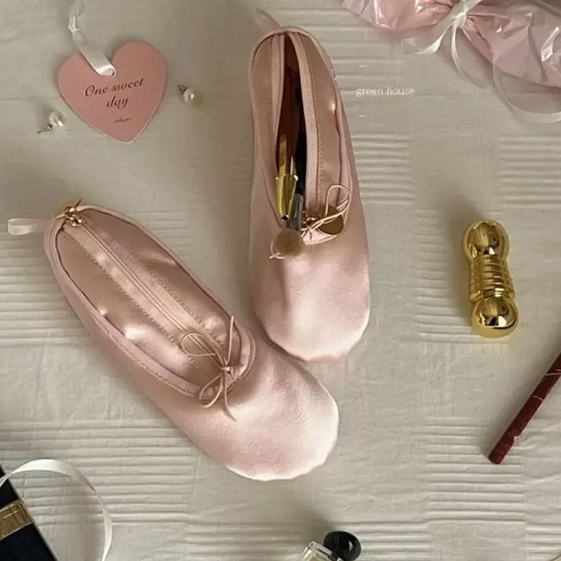 Personalized Ballet Themed Satin Pointe Shoe Design Zipper Pencil Case Makeup Pouch Stationery Bag
