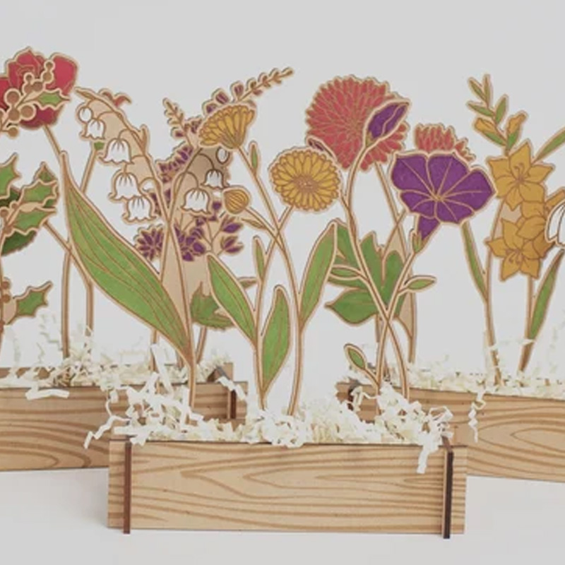 Personalized Gift Custom Engraved Floral Ornament Handmade Family Keepsake Art Piece Wooden Flower Stand For Table Decor Mother's Day Gift