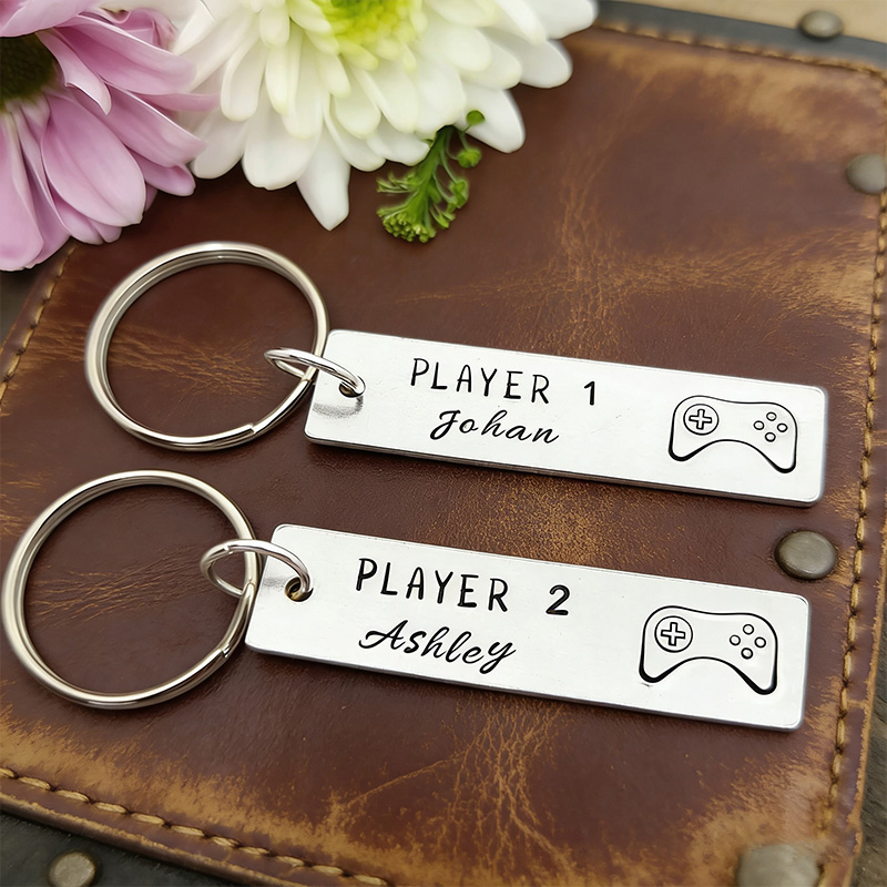 Personalised Player 1 and Player 2 Keyrings Custom Anniversary Gift for Gamer Gaming Keychains Valentine’s Day Gift