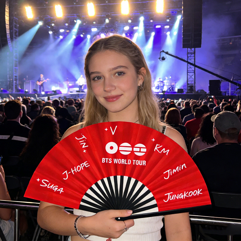 Kpop World Folding Fan Kpop World Tour Members Reusable Gift Hand Fan