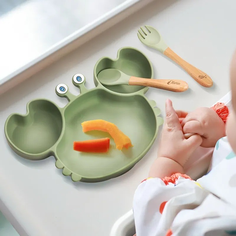 Personalized Silicone Baby Feeding Set Crab Shape Divided Plate Suction Cup Supplies for Toddler Weaning