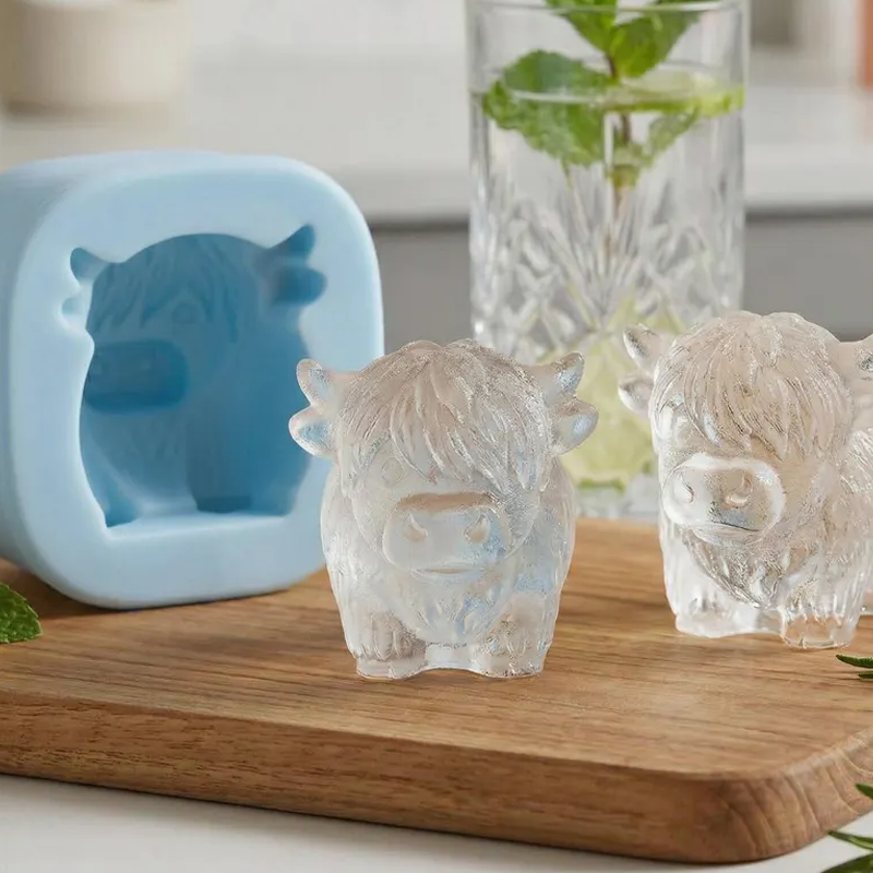 Adorable Highland Cow Silicone Ice Cube Tray Cute 6 Cavity Highland Coo Mold for Whiskey Soap Crafts Perfect Gift for Cow Lovers