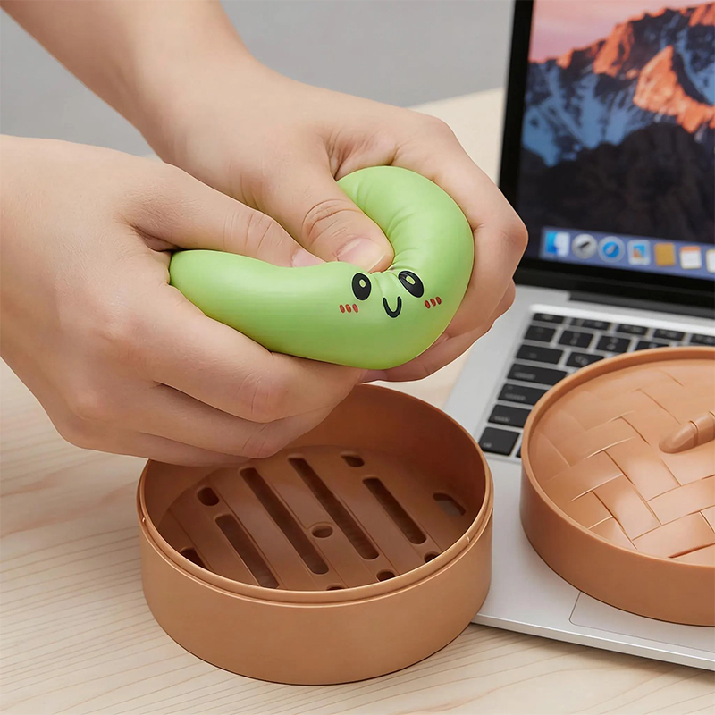 Personalized  Cute Steamed Bun Squeeze Toy Fun Sensory Stress Relief Toy with Steamer Basket for Anxiety Relief