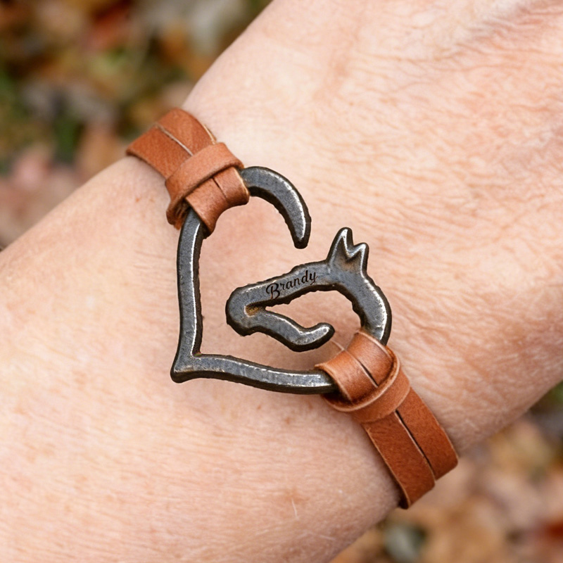 Personalized Horse Heart Nail Bracelet Pony Lover Iron Heart Deerskin Leather for Cowboy Equestrain Lovers