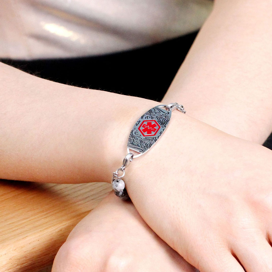 Personalized Medical Emergency Alert ID Beaded Bracelet with Engraved Text First Aid for Allergy Diabetic Women