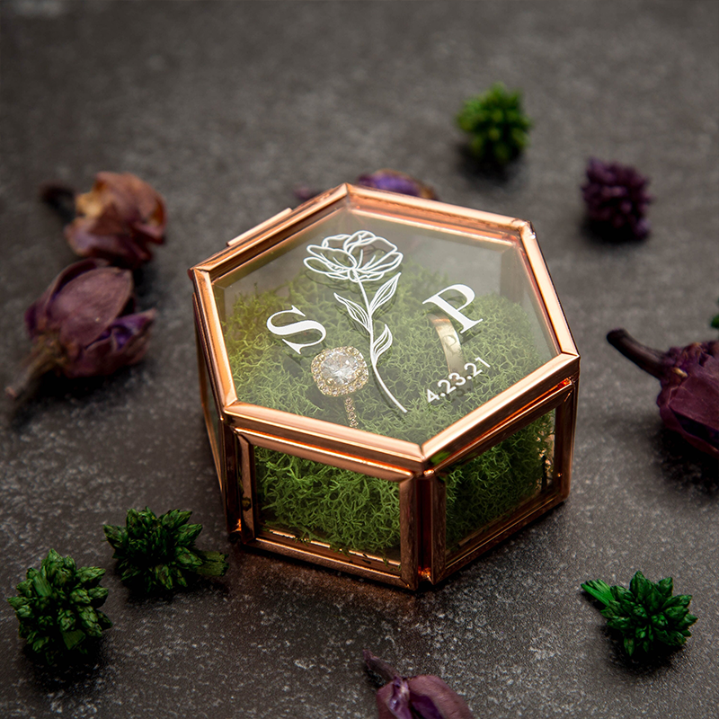 Personalised Hexagon Glass Ring Box with Moss - Gold or Rose Gold - Ring Box for Wedding Ceremony, Modern Ring Holder for Engagements