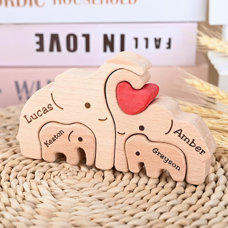 Personalized Wood Elephant Figurine Cuddling Decoration Hand-Carved Elephant for Family Keepsake Gifts