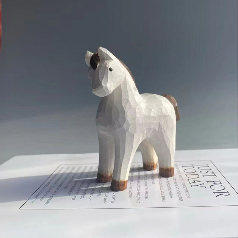 Hand-carved wooden horse, desk decoration, cute wooden farm animal figurine, handcrafted gift, minimalist decoration for office bookshelves