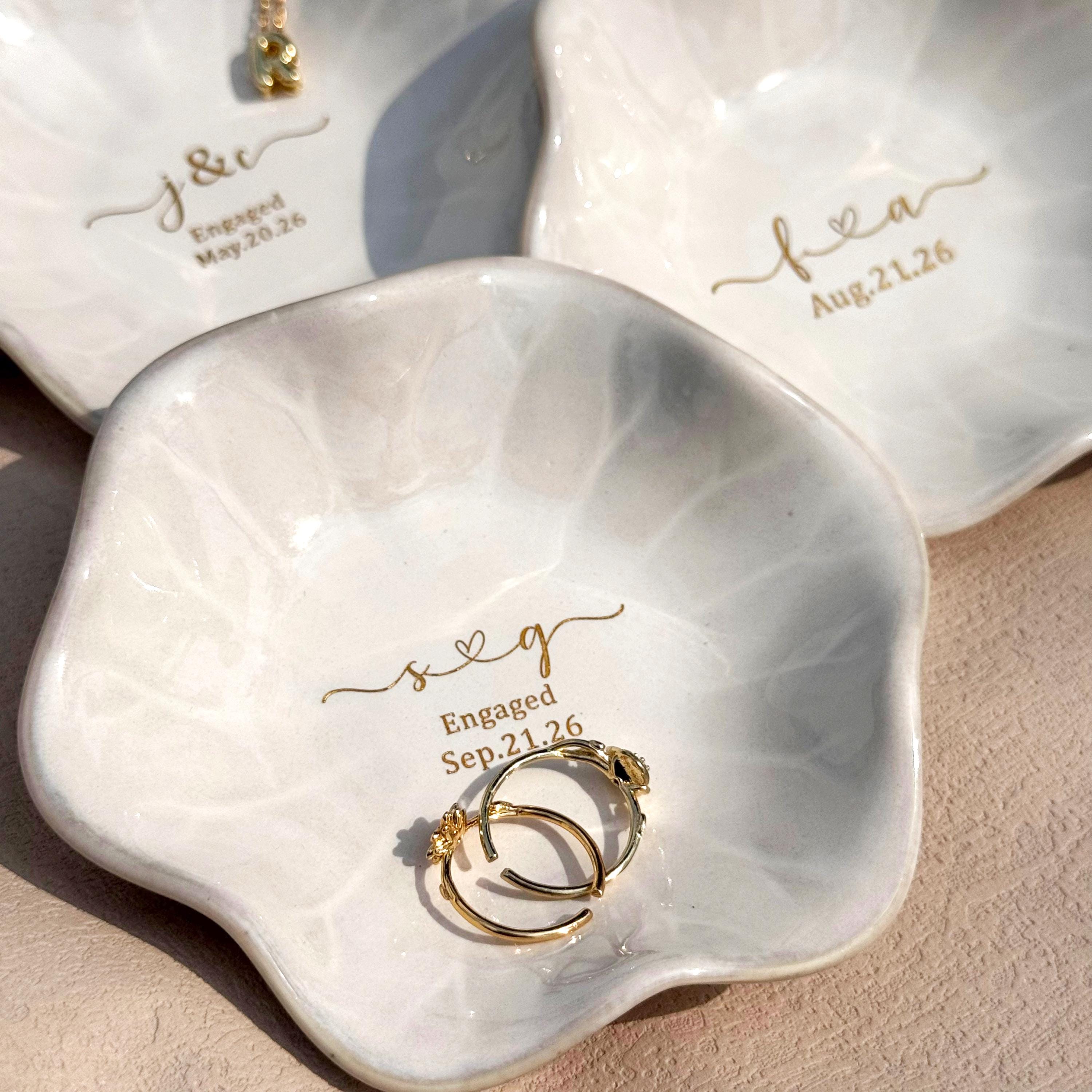 Personalized Ceramic Engaged Ring Tray For Mr and Mrs Gift, Personalized Trinket Dish For Wedding Date Gifts, Customized Jewelry Dish With Name