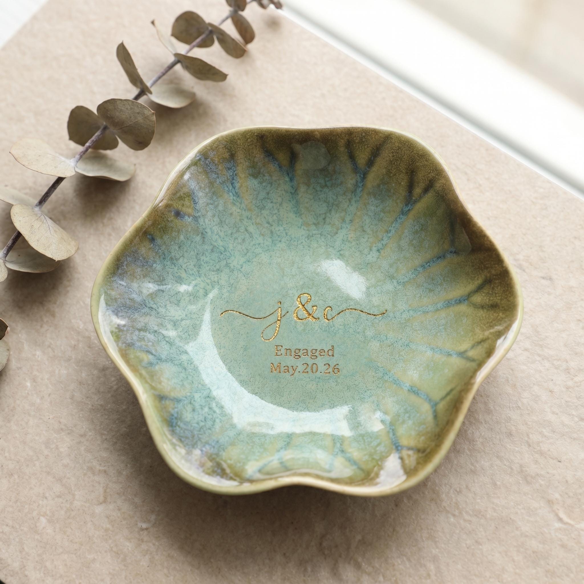 Personalized Ceramic Engaged Ring Tray For Mr and Mrs Gift, Personalized Trinket Dish For Wedding Date Gifts, Customized Jewelry Dish With Name