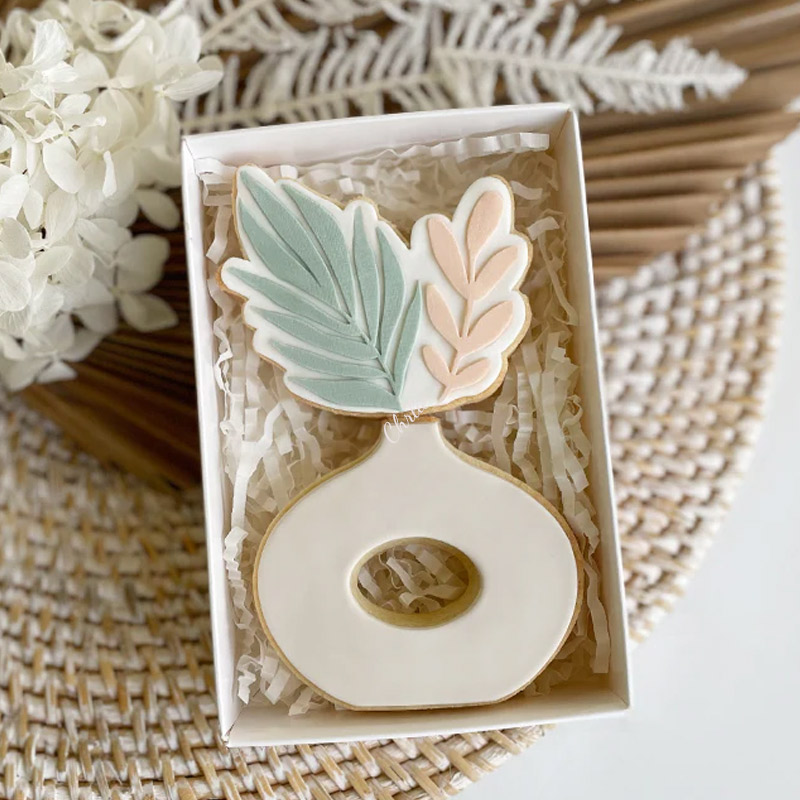 Personalized Round Vase Cutter & Debosser Set Baking Lover Gift