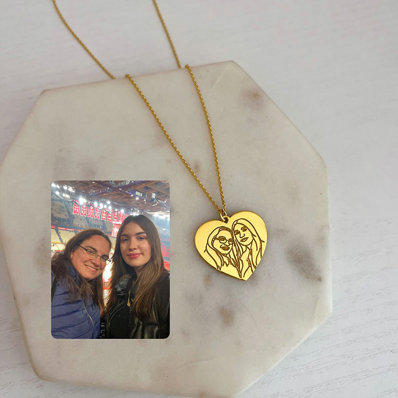 Personalized Engraved Famliy Face Photo Heart Design Portrait Necklace With Custom Photo for Memorial Gift, Mother's Day Jewelry