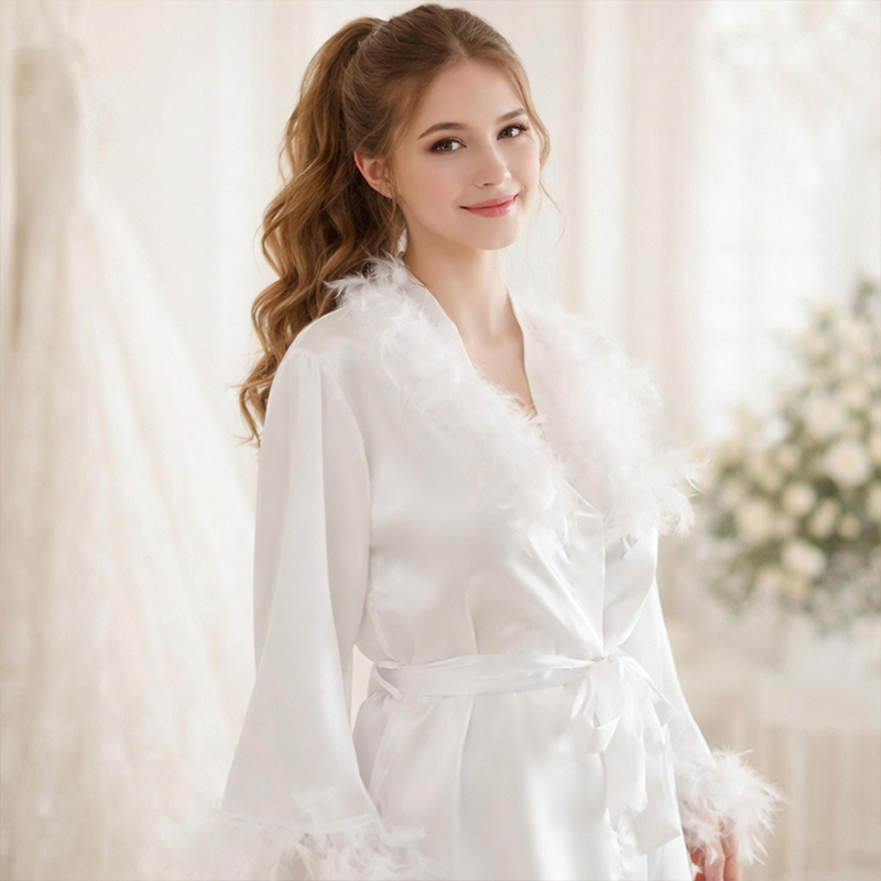 Personalized Feather Robe for Bride Bridesmaid Satin Bridal Robe Personalized Robe with Feathers Bachelorette Gift Custom Bridal Robe for Wedding Day