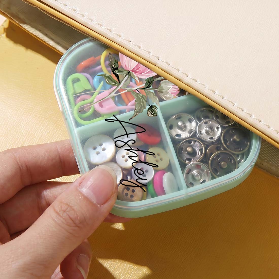 Personalized Knitting Crochet Notions Case Mini Storage Box Custom Name with Birth Flower Crochet Tool Organizer 4 Compartments Multi Section Stitch Markers Point Protectors Tools Travel Compartments Case
