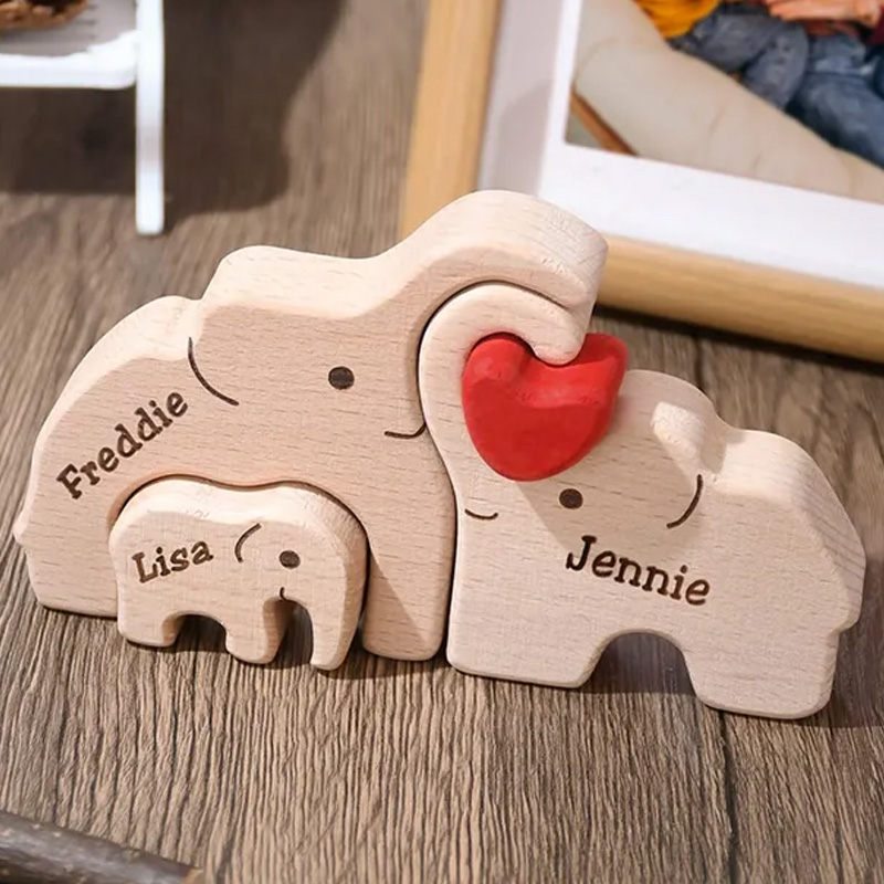 Personalized Wood Elephant Figurine Cuddling Decoration Hand-Carved Elephant for Family Keepsake Gifts