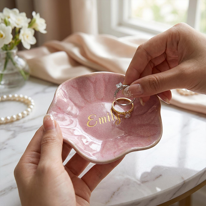 Personalized Ceramic Engaged Ring Tray For Mr and Mrs Gift, Personalized Trinket Dish For Wedding Date Gifts, Customized Jewelry Dish With Name