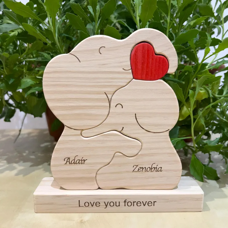 Personalized Wood Elephant Figurine Cuddling Decoration Hand-Carved Elephant for Family Keepsake Gifts