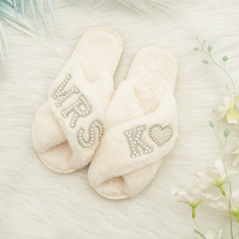 Personalized Bridesmaid Fluffy Slippers Custom Bride Name Fluffy Slipper Maid of Honor Slippers Bridal Shower Gift for Her Bachelorette Party Gift