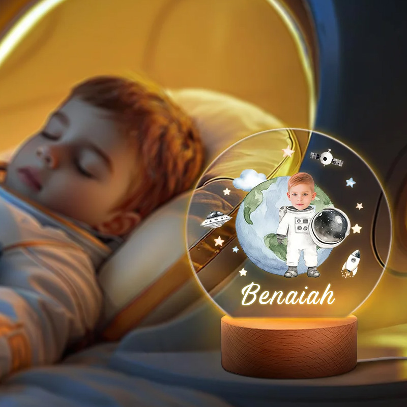Personalized Astronaut Planet Face Photo LED Night Light with Name and Wooden Base Cute Room Decor Birthday Baby Shower Gift for Geek Lover