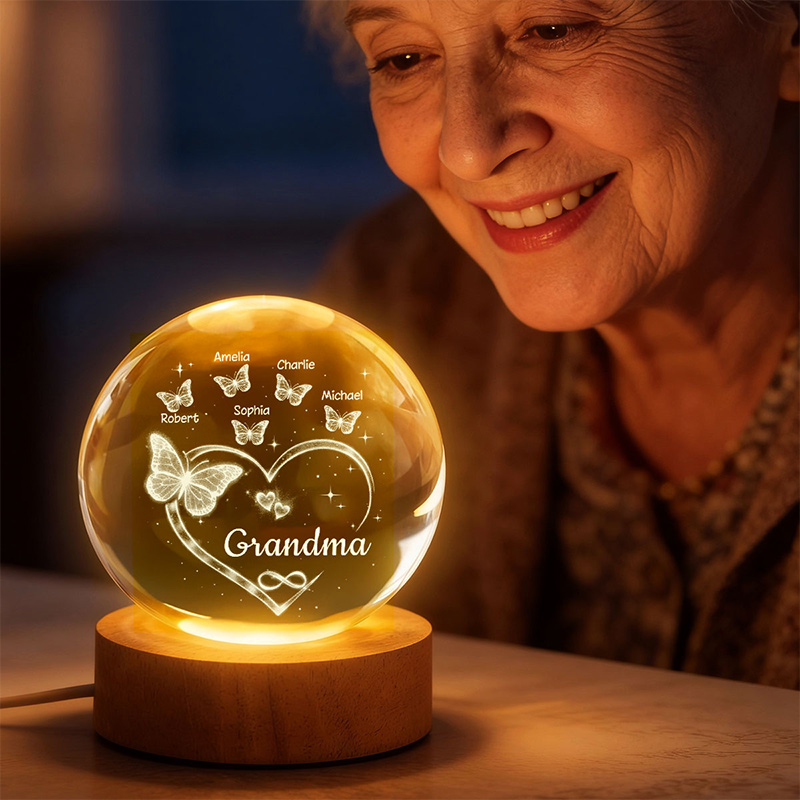 Personalized Grandma Butterfly Hearts with Grandkids' Names Crystal Ball LED Night Light Birthday Mother's Day Gift for Grandma