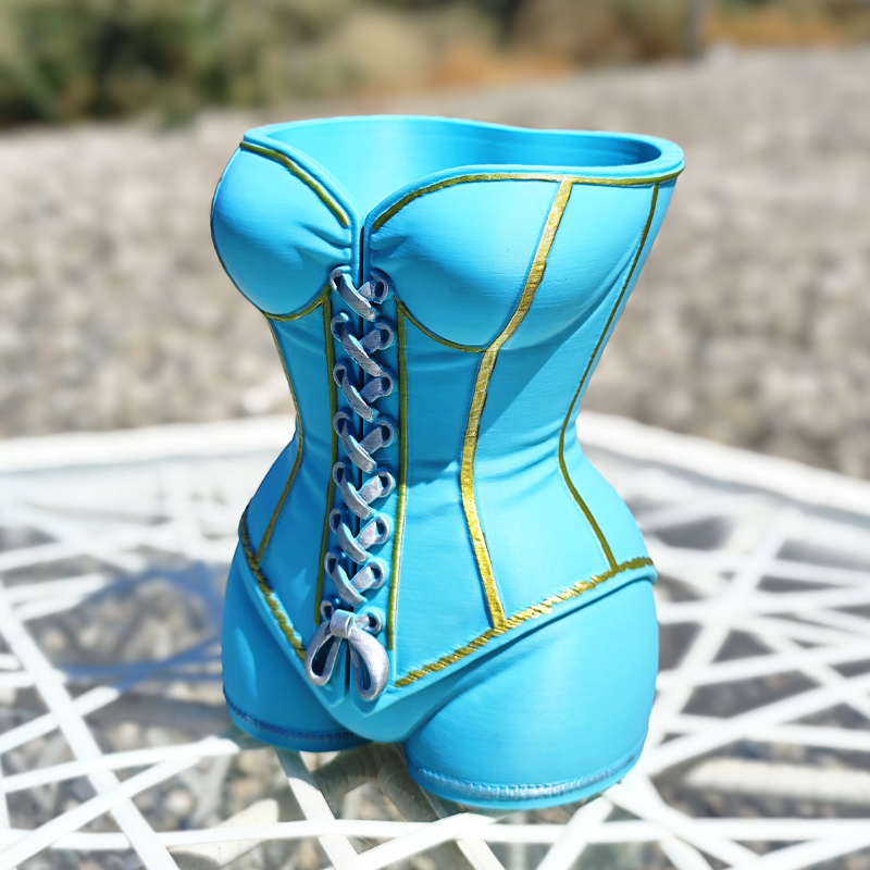 3D-Printed Corset-Style Body-Shaping Vase