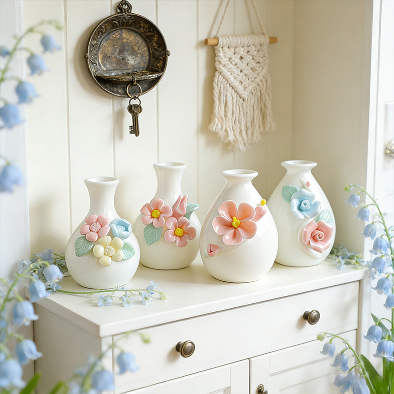 Mother's Day Ceramic Vase with Floral Design Ceramic Bottle for Table Decor A Gift for Mom