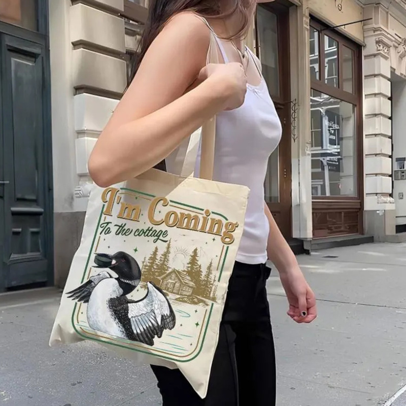 Personalized HR "I'm Coming To The Cottage" Design Hockey Tote Bag with Custom Style For Movie Book Fans Gift